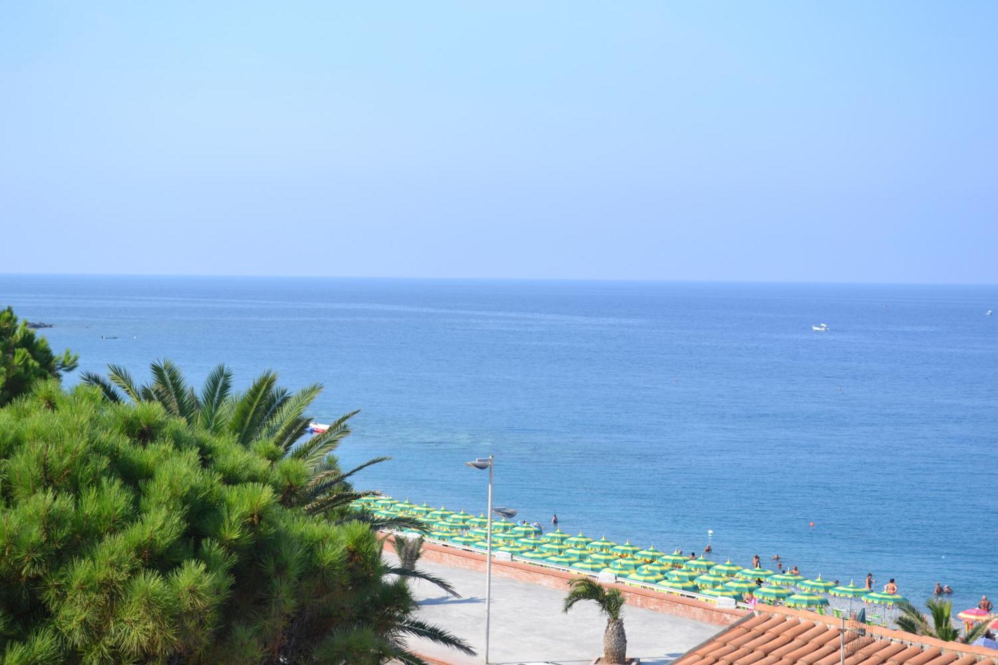 Beach Hotel Діаманте Екстер'єр фото