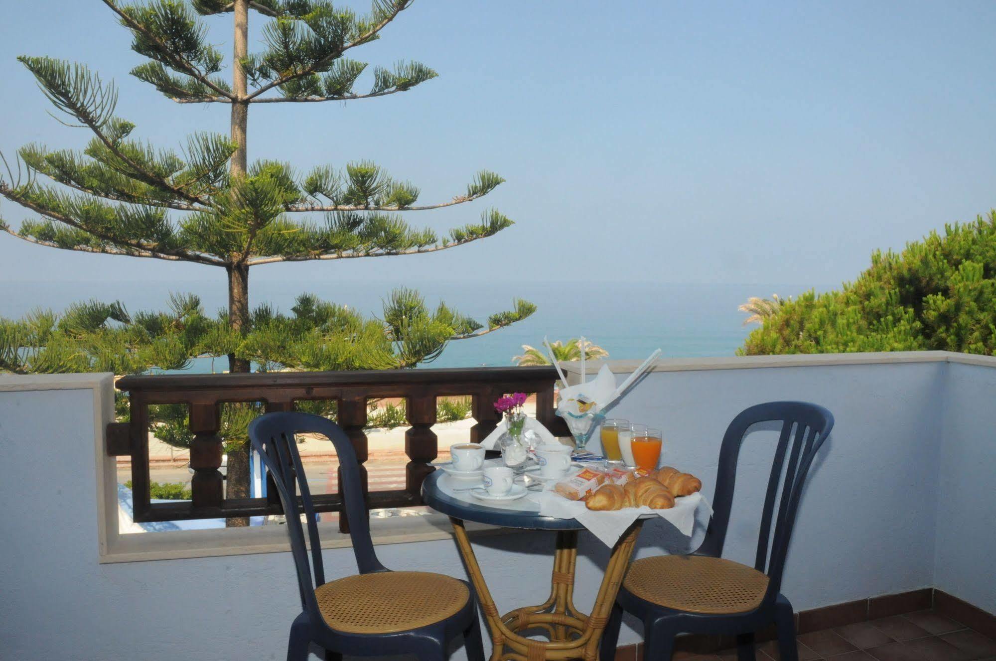 Beach Hotel Діаманте Екстер'єр фото